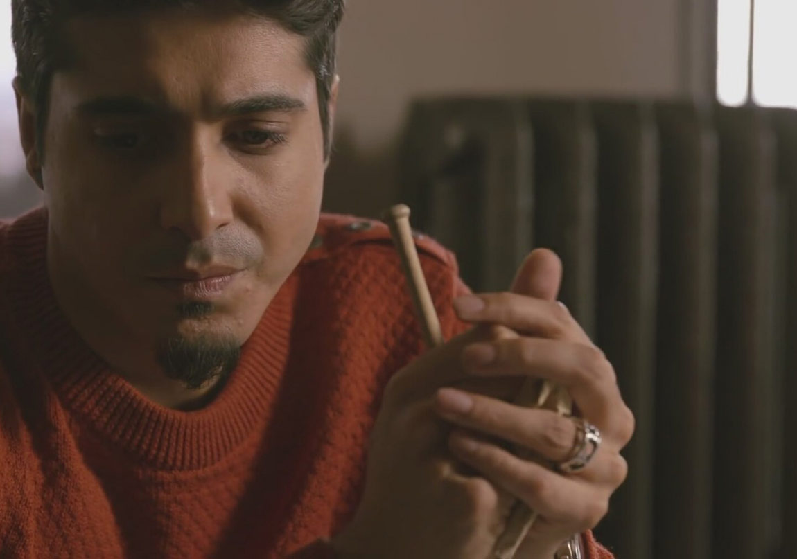 Ferman Akgül Solo Performanslarıyla Karaköy’de