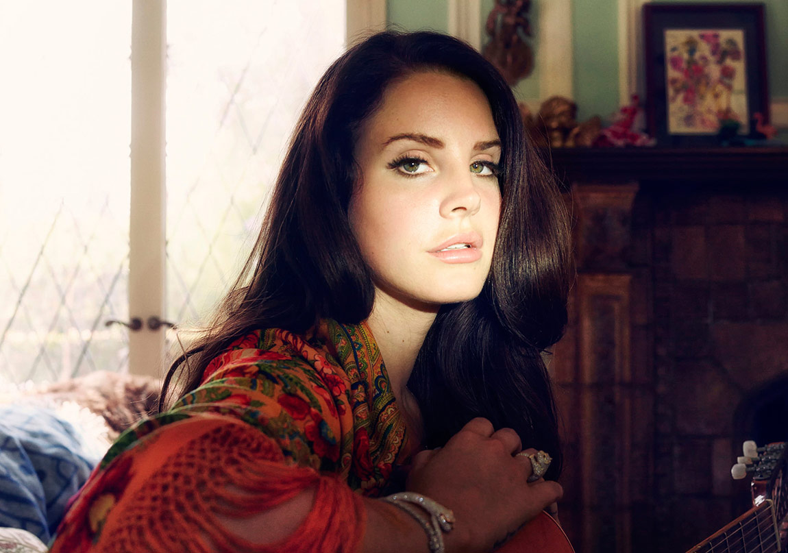 Lana Del Rey Şiir Albümü Violet Bent Backwards Over The Grassı